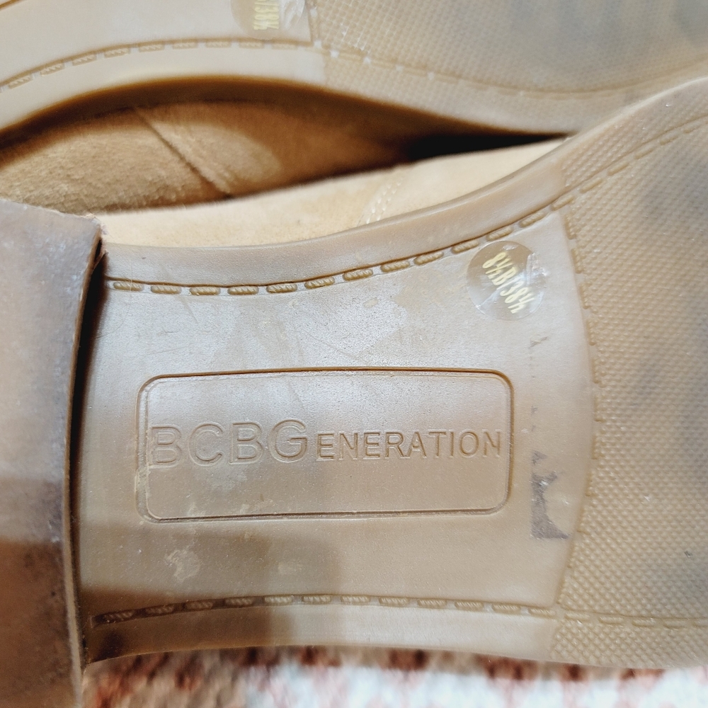 BCBGeneration SLOUCH TAN SUEDE BOOTIES, SZ 8.5, EXCELLENT PRE OWNED CONDITION - Picture 6 of 7